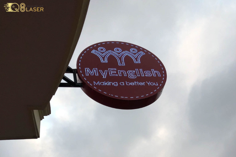 Biển trung tâm anh ngữ dễ quan sát từ xa