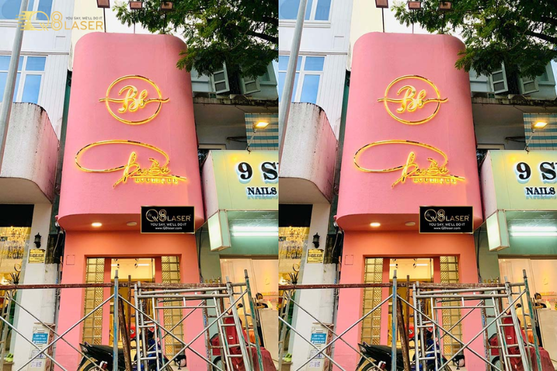 Biển vẫy màu hồng thu hút khách đi đường