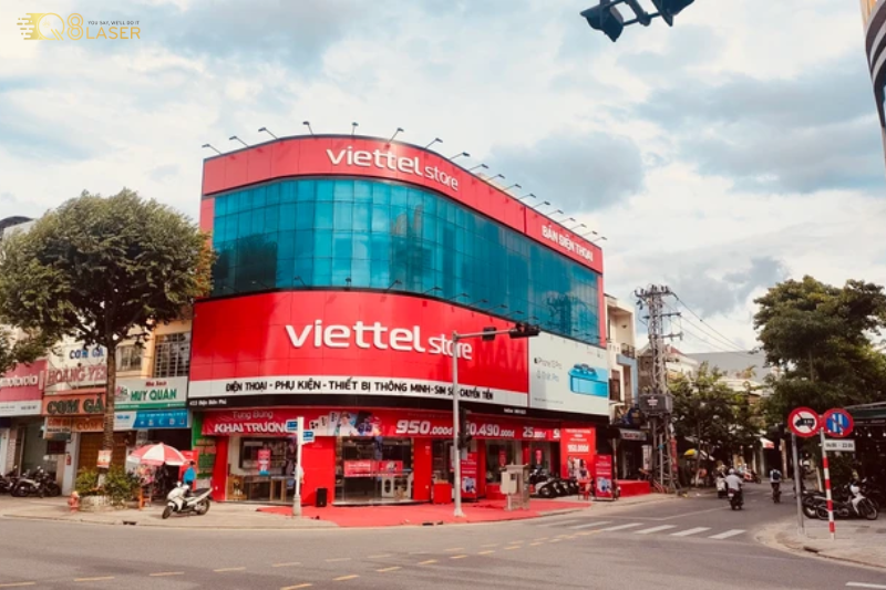 Biển Viettel thi công nhanh, chắc chắn.