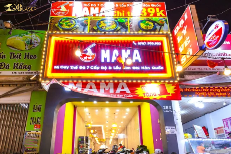 Chữ quảng cáo phát sáng ban đêm cực rõ