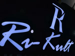 Gia công chữ nổi bảng hiệu