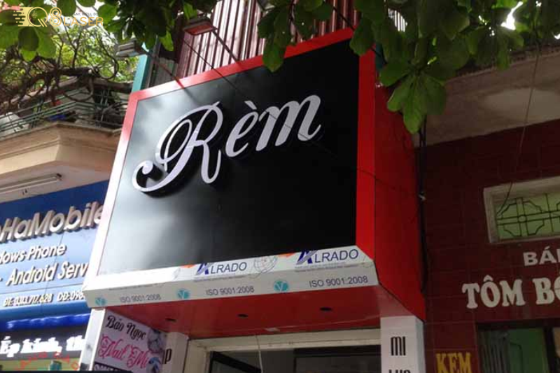 Hình ảnh biển quảng cáo đẹp, bố cục hài hòa