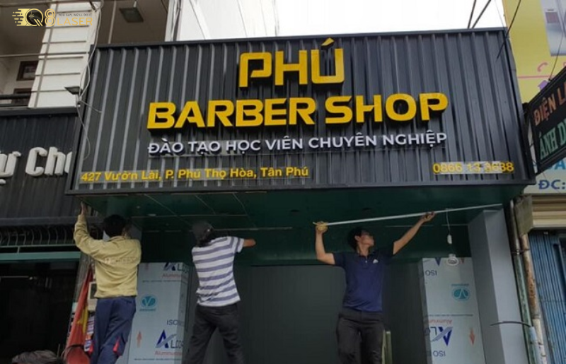 Mẫu bảng hiệu bằng tôn đẹp cho cửa hàng mặt tiền