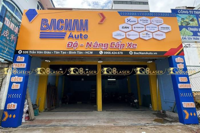 Mẫu biển sửa chữa xe máy kết hợp biển vẫy sửa xe máy giúp tăng nhận diện.