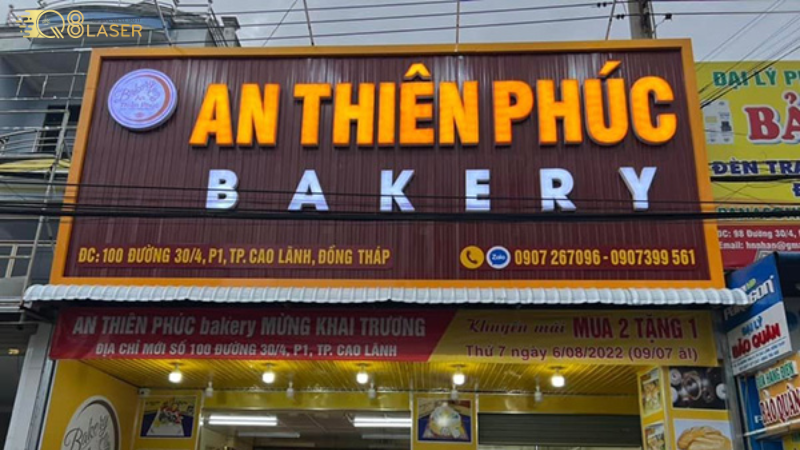 Thiết kế bảng hiệu tiệm bánh theo concept riêng