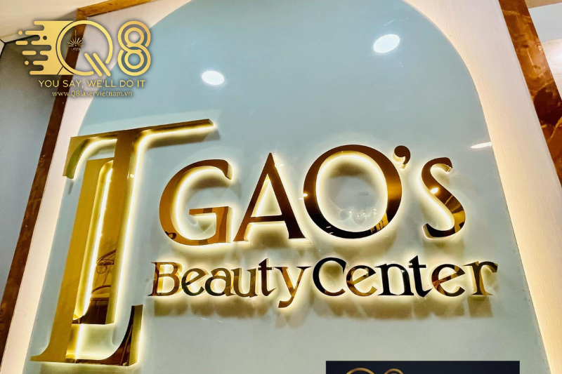 Chữ inox vàng gương sáng chân nổi bật ban đêm