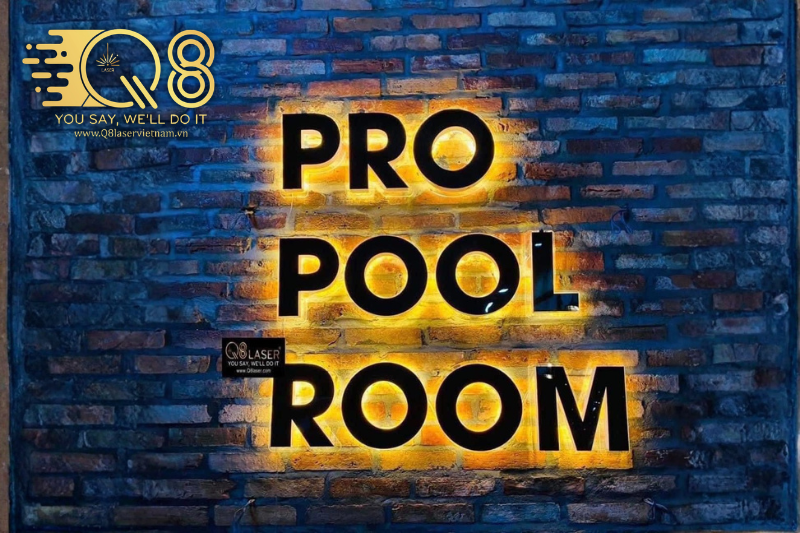 Chữ inox vàng gương sáng chân nổi bật ngày đêm