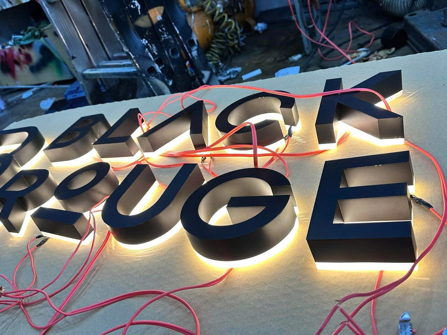 Chữ inox vàng xước