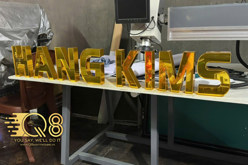 Chữ inox vàng xước bền đẹp