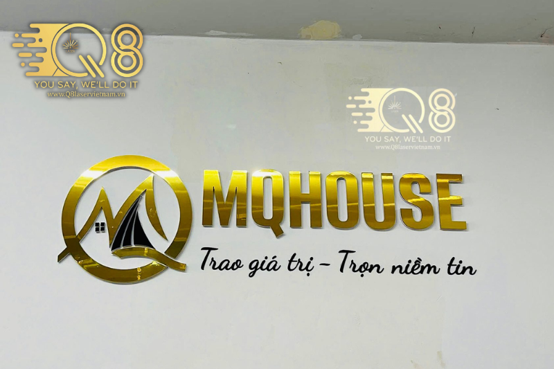 Chữ inox vàng xước không LED sang trọng mặt tiền