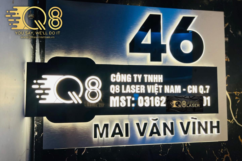 Mẫu chữ inox sáng chân sang trọng cho bảng hiệu quảng cáo