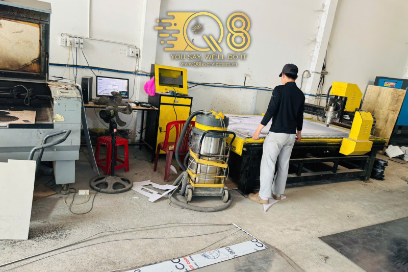 Quy trình gia công chữ inox đen bằng máy cắt laser